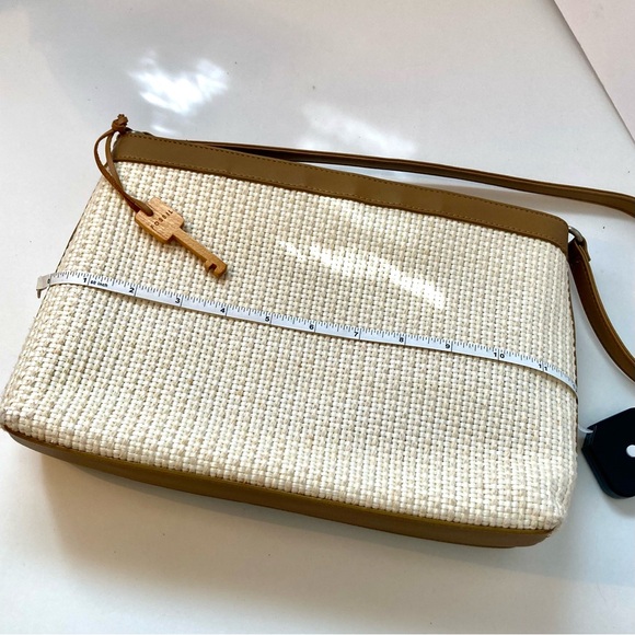 🌼Fossil vintage leather & woven straw shoulder bag w/key fob & pink plaid lining - Picture 8 of 9